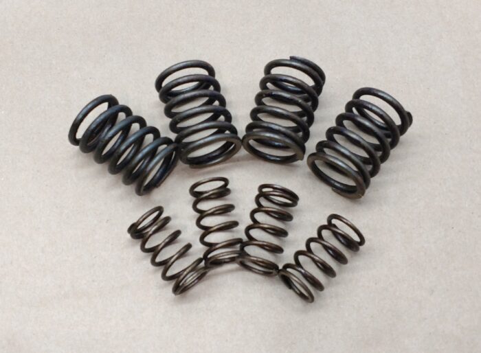 67-0439/40 - Valve Spring Set - UK - Image 2