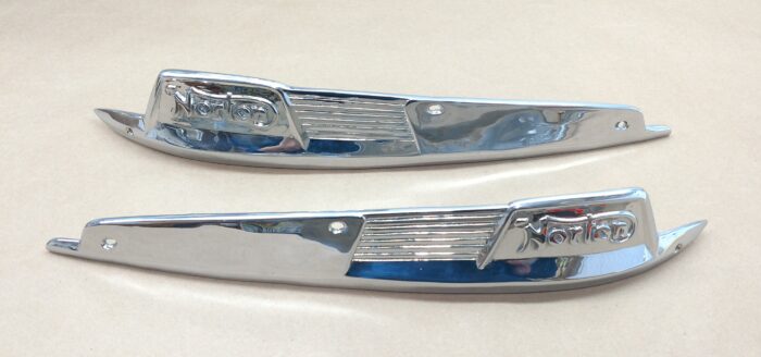 NM22713 / NM22714 - Norton Atlas Tank Badge Set - UK