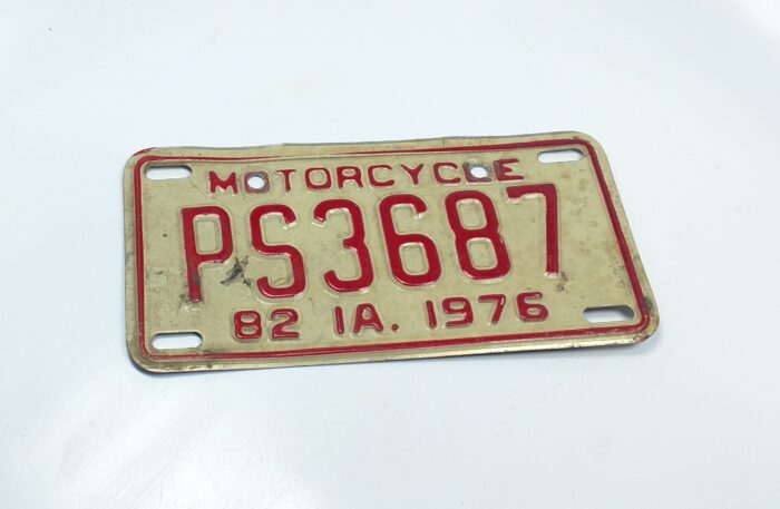 1976 Iowa Vintage License Plate