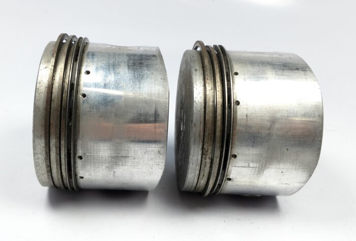 Used Piston Set +.040" - Norton 850cc - Wellworthy - Image 4