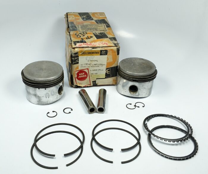 Used Piston Set +.040" - Norton 850cc - Wellworthy - Image 2