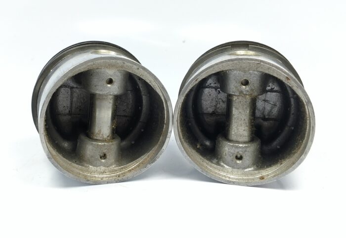 Used Piston Set +.040" - Norton 850cc - Wellworthy - Image 8