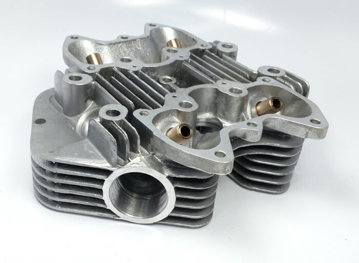 71-7505 - NEW - TR7 - Single Carb - Threaded Exhaust Ports - UK Made - Image 10