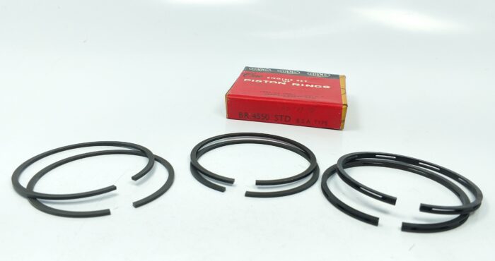 R4550 - Standard Size - BSA A7 - 500cc - NOS - England - COVMO