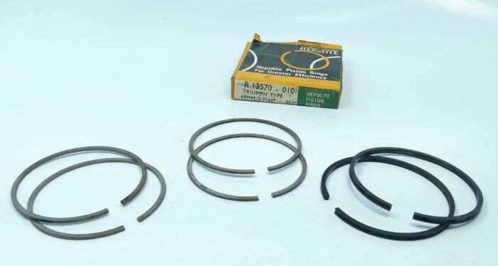 R13570 - +.010" - Triumph - Unit 500cc - NOS - Hepolite