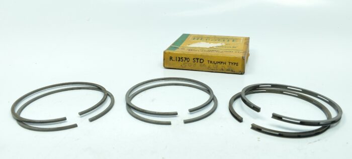R13570 - Standard Size - Triumph - Unit 500cc - NOS - Hepolite - Image 2