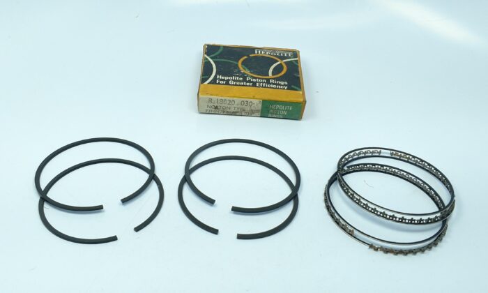 R18020 - +.030" - Norton Atlas / P11 / N15 - 750cc - NOS - Hepolite - Image 2