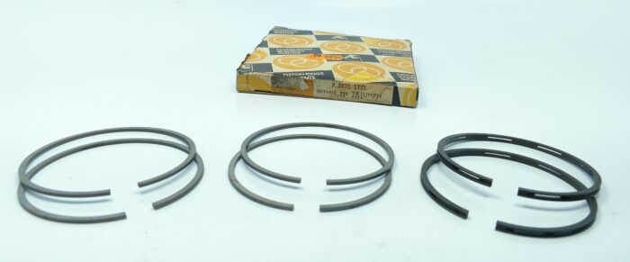 Triumph 650cc Piston Ring Set - Standard Size - NOS - AE Hepolite - Image 2