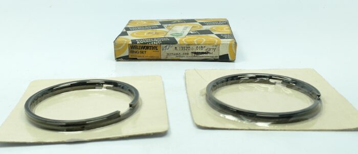 R13570 - +.010" - Triumph - Unit 500cc - NOS - AE Hepolite - Image 2