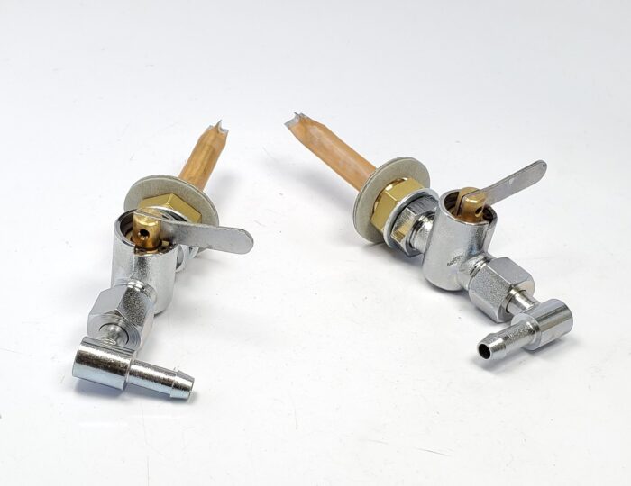 Triumph Flat Blade Petcock Set and BSA Gas Tank Adapter - With 90 Degree Elbow and 4 Sealing Washers - UK - Image 4