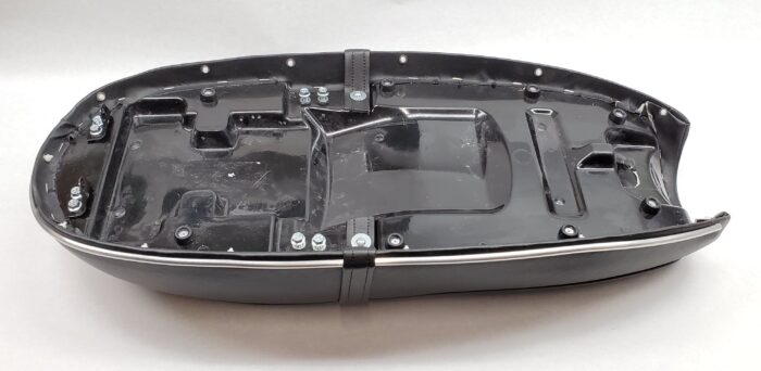 Vintage Look Seat for Hinkley Bonnevilles - UK - Image 6