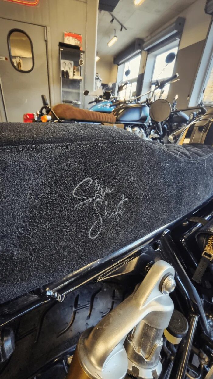 Skin Shift Comfort Seat, Deep Black - Continental GT 650 - Image 2