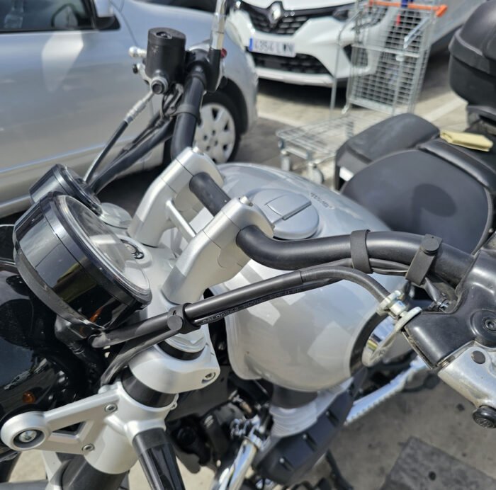 Handlebar Riser Blocks - Super Meteor 650 - Image 3