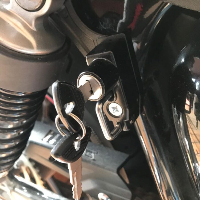 Motone Helmet Lock 2.0 - T100/T120, Street Twin/Cup, Speed Twin 900/1200, Thruxton 1200, - Image 3