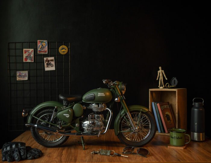 Royal Enfield 1:3 Scale Model, Classic 500 "Battle Green"