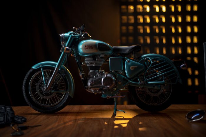 Royal Enfield 1:3 Scale Model, Classic 500 "Teal Green"
